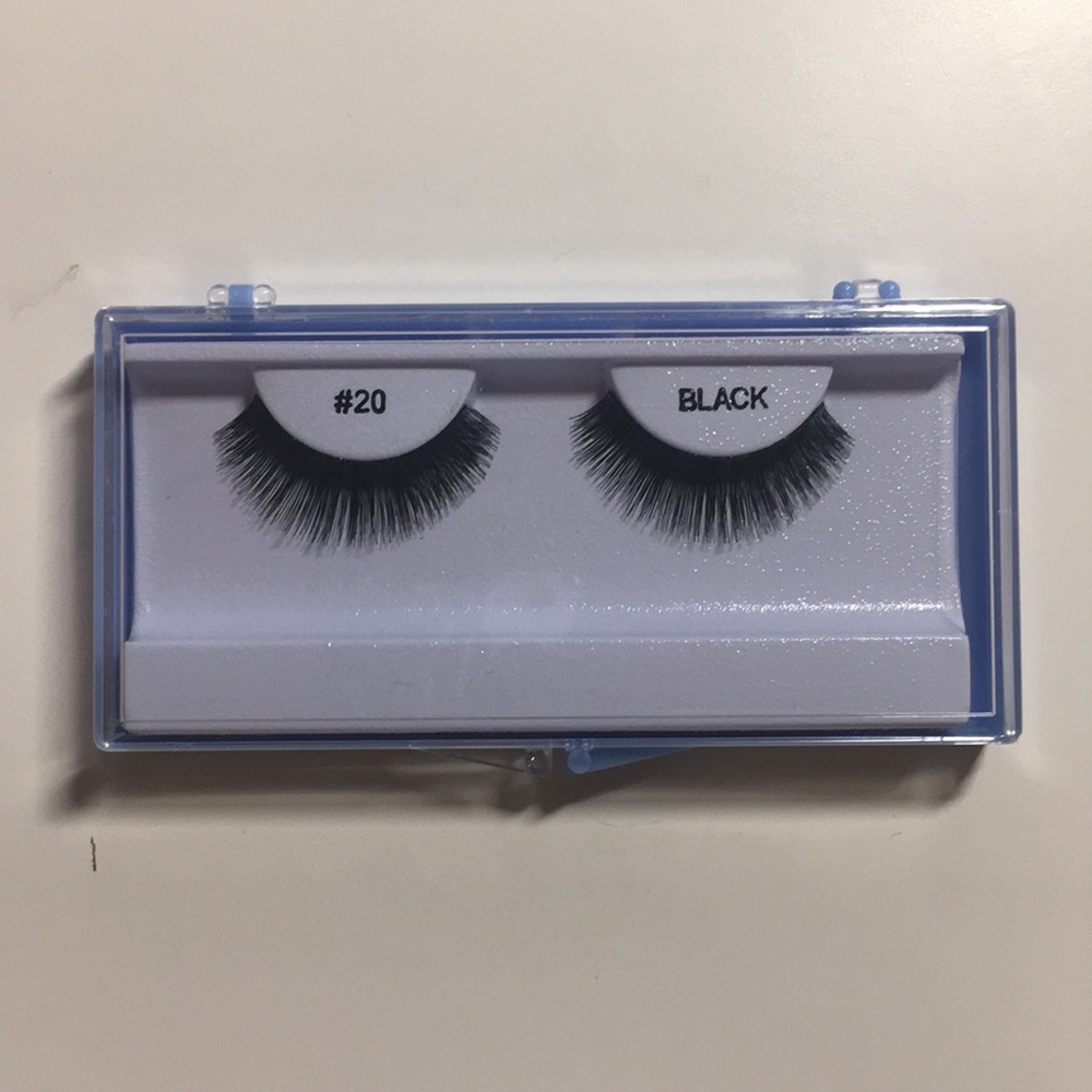 LUCIOUS fake eyelashes!!